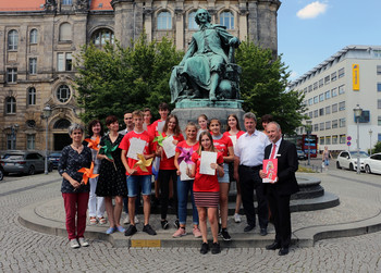 Oberbürgermeister übergibt Zertifikate im Jugendengagement-Programm durchStarten